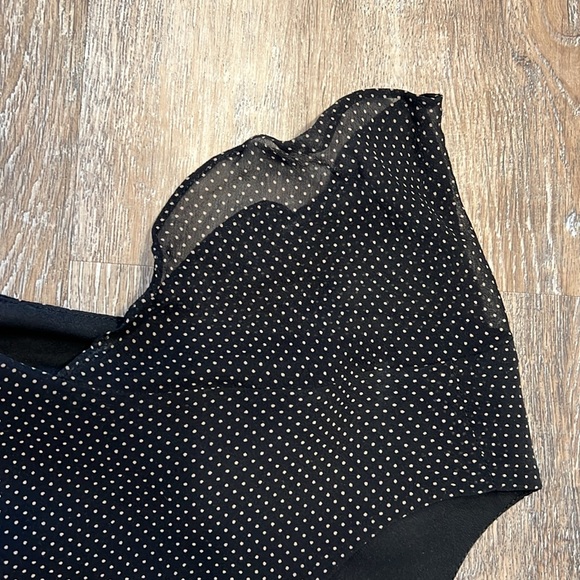 Elegant Black Silk Cap-Sleeve Dress - Picture 2 of 6